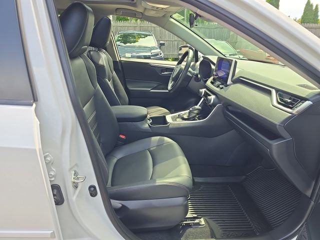 Used 2023 Beige Toyota XLE Premium image 10