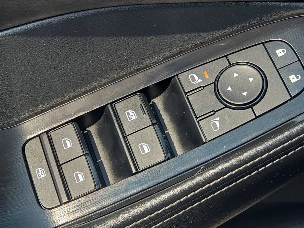 2025 Nissan Rogue SV - Photo 29