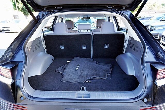 Used 2024 Black Hyundai SEL image 12