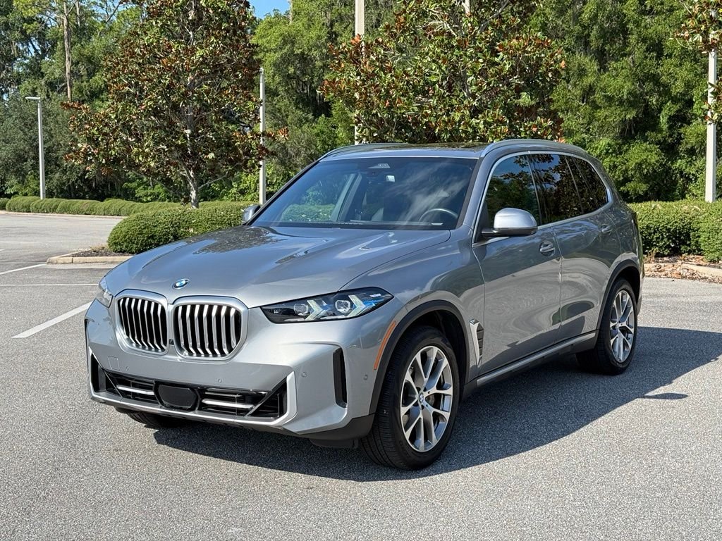 Used 2024 Skyscraper Grey Metallic BMW sDrive40i image 1