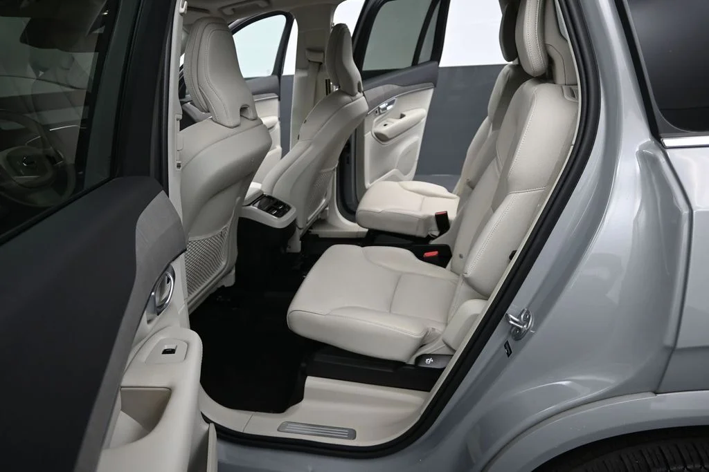 Certified Used 2024 Vapour Grey Volvo Plus image 11
