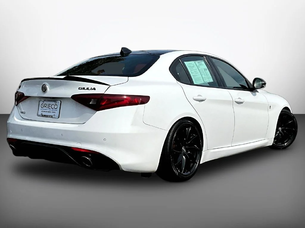 Used 2020 White Alfa Romeo Base image 7
