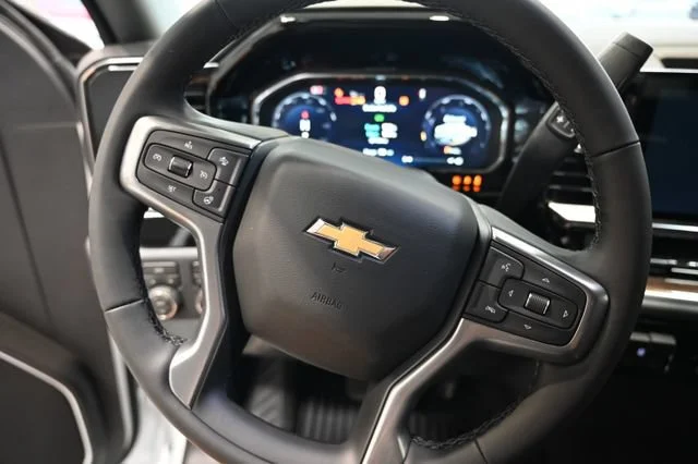 New 2026 Summit White Chevrolet LT (2FL) image 22