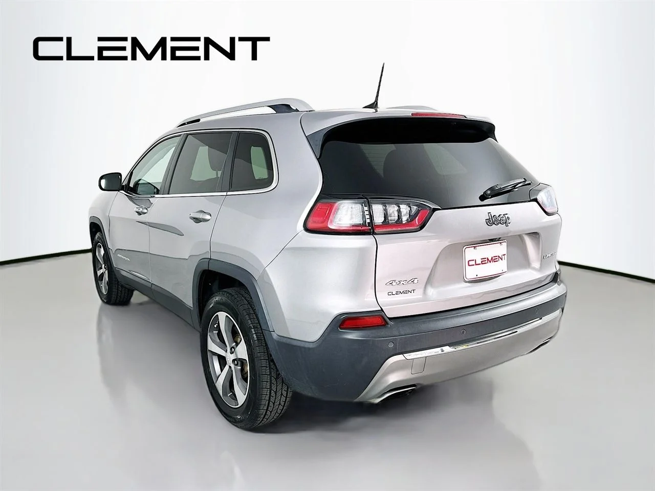 Used 2020 Billet Silver Metallic Clearcoat Jeep Limited image 10