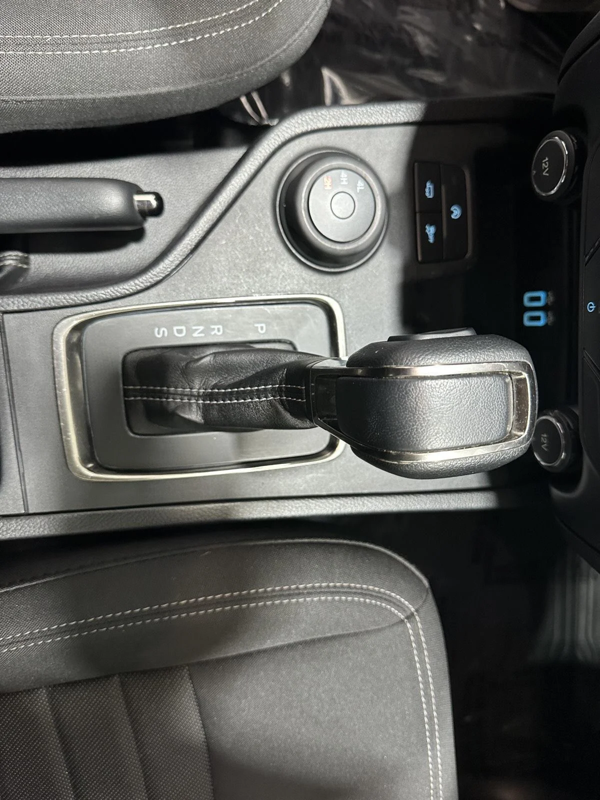 Used 2020 Shadow Black Ford XL image 14
