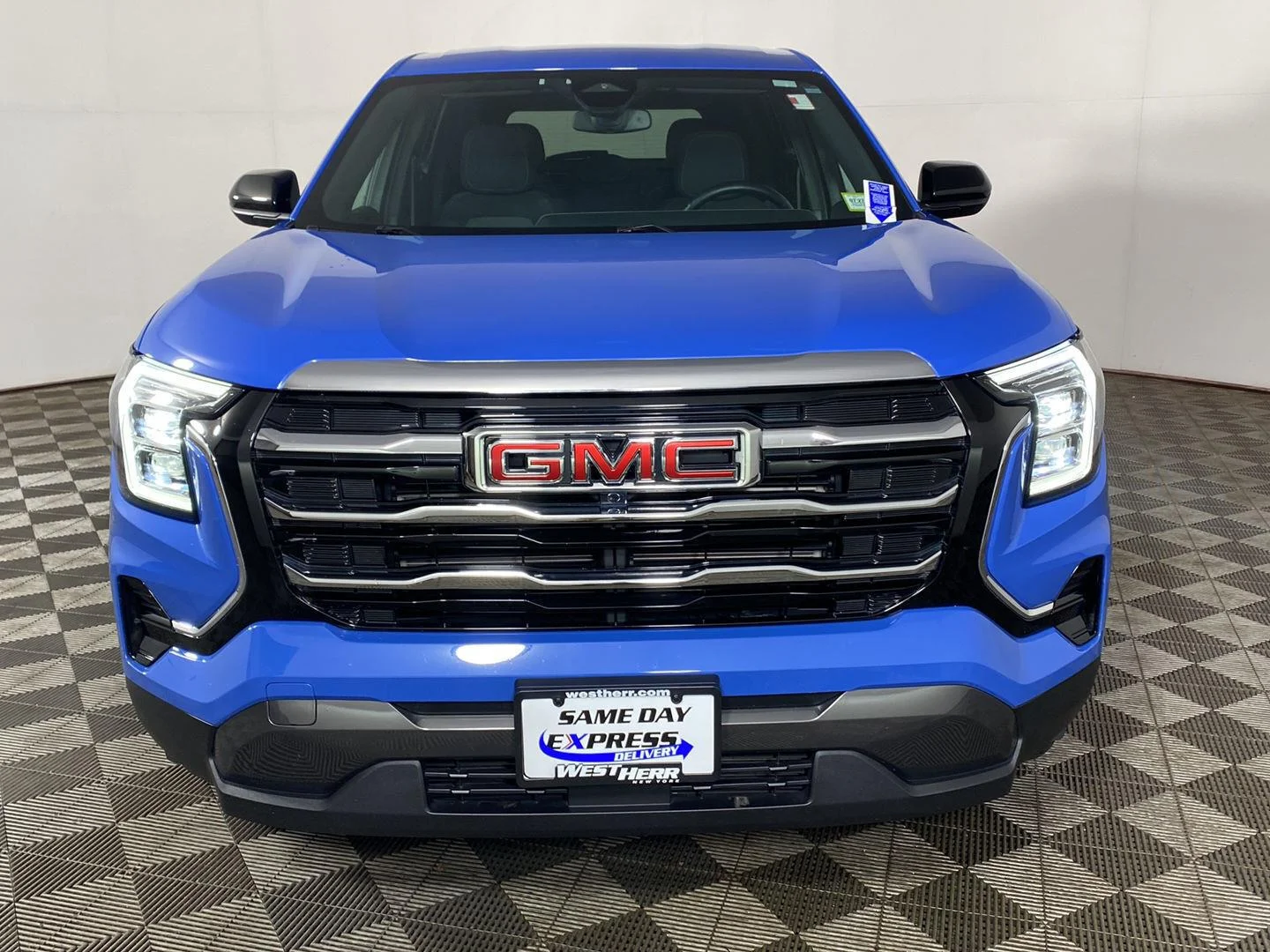 Used 2025 Rapids Metallic GMC FWD Elevation image 8