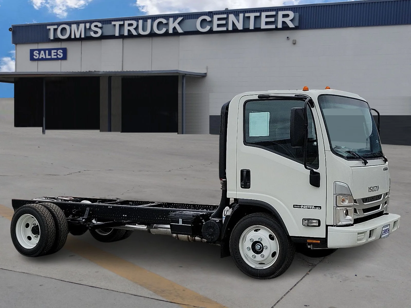 2026 Isuzu NPR-HD's photo