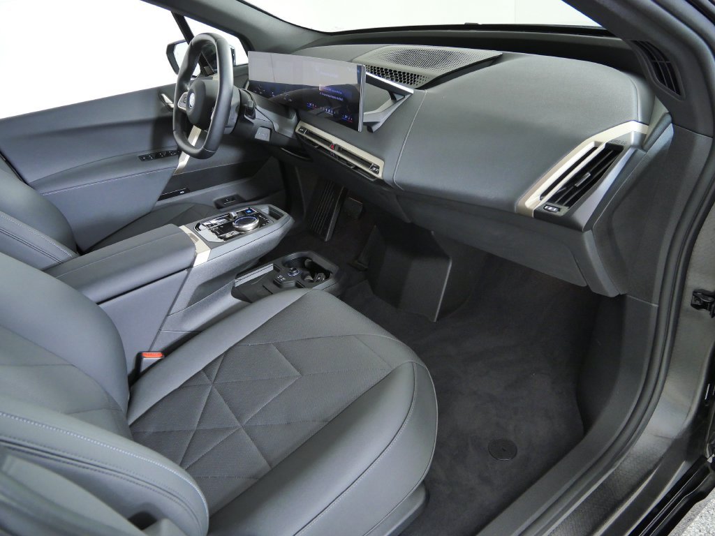 Used 2024 Black BMW xDrive50 image 20