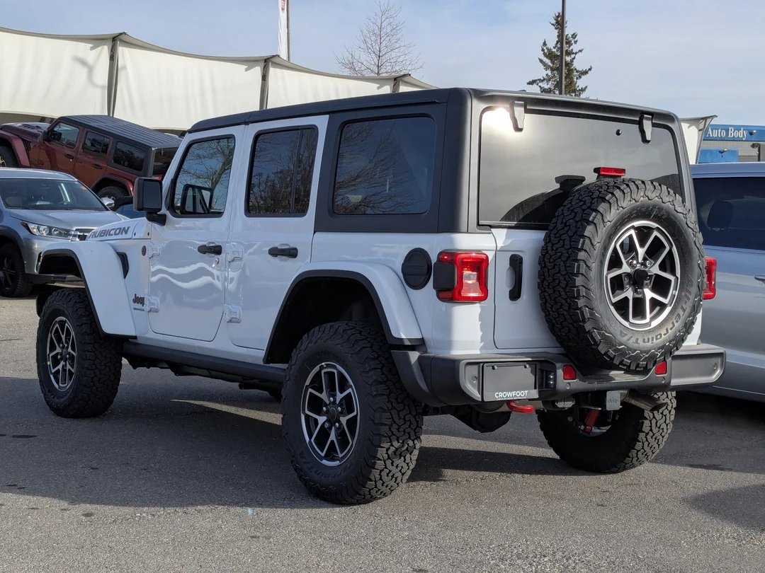 New 2026 White Jeep Rubicon - - 4x4 - Nappa Lthr - 3-Pc Hard Top - 8-Spd Auto - Safety Grp - Conv Grp & More! image 6