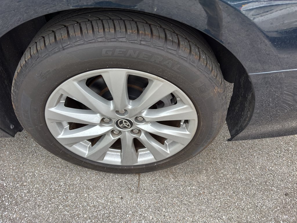 Used 2020 Galactic Aqua Mica Toyota LE image 5