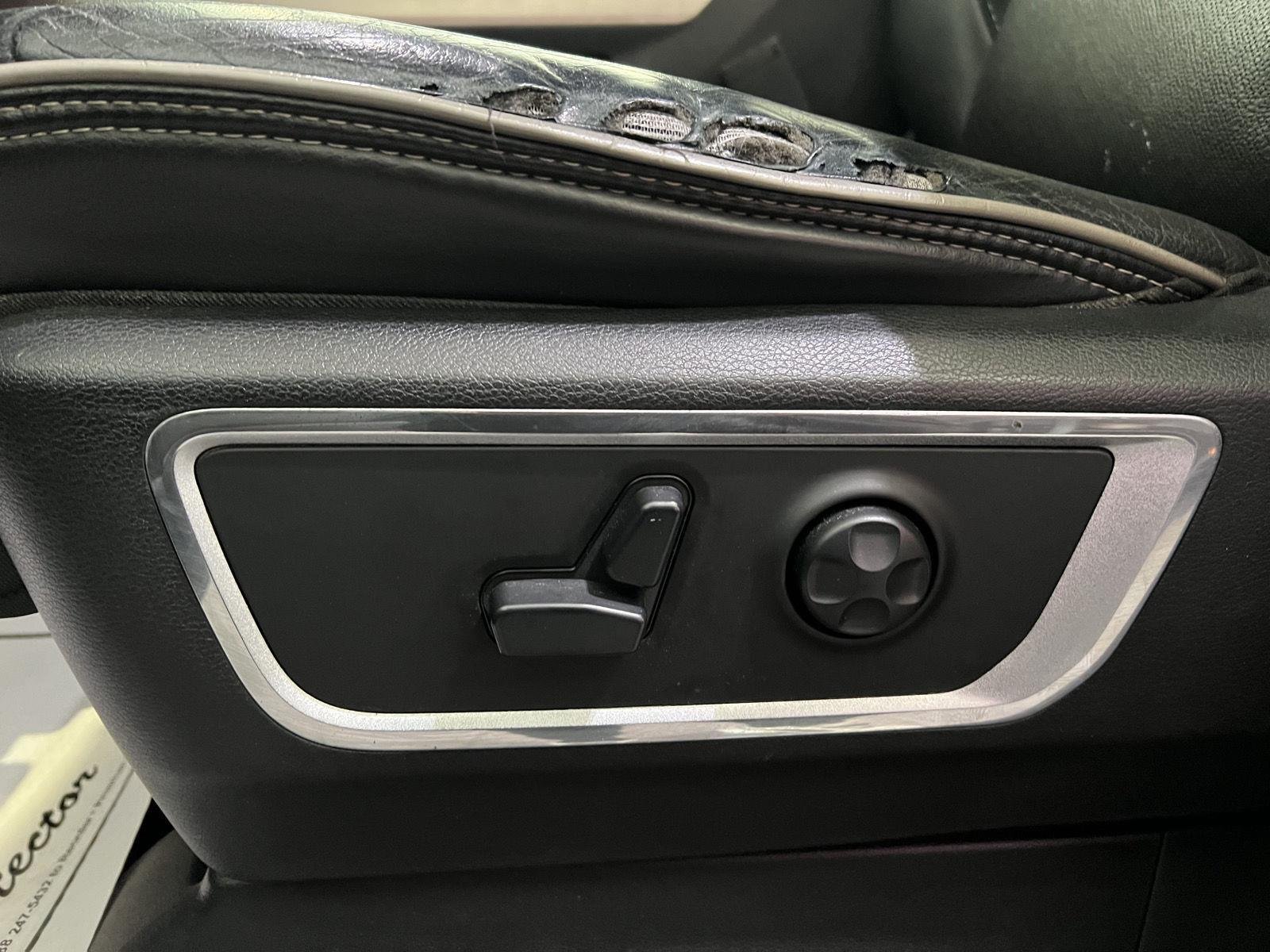 Used 2019 Delmonico Red Pearlcoat Ram Laramie image 15