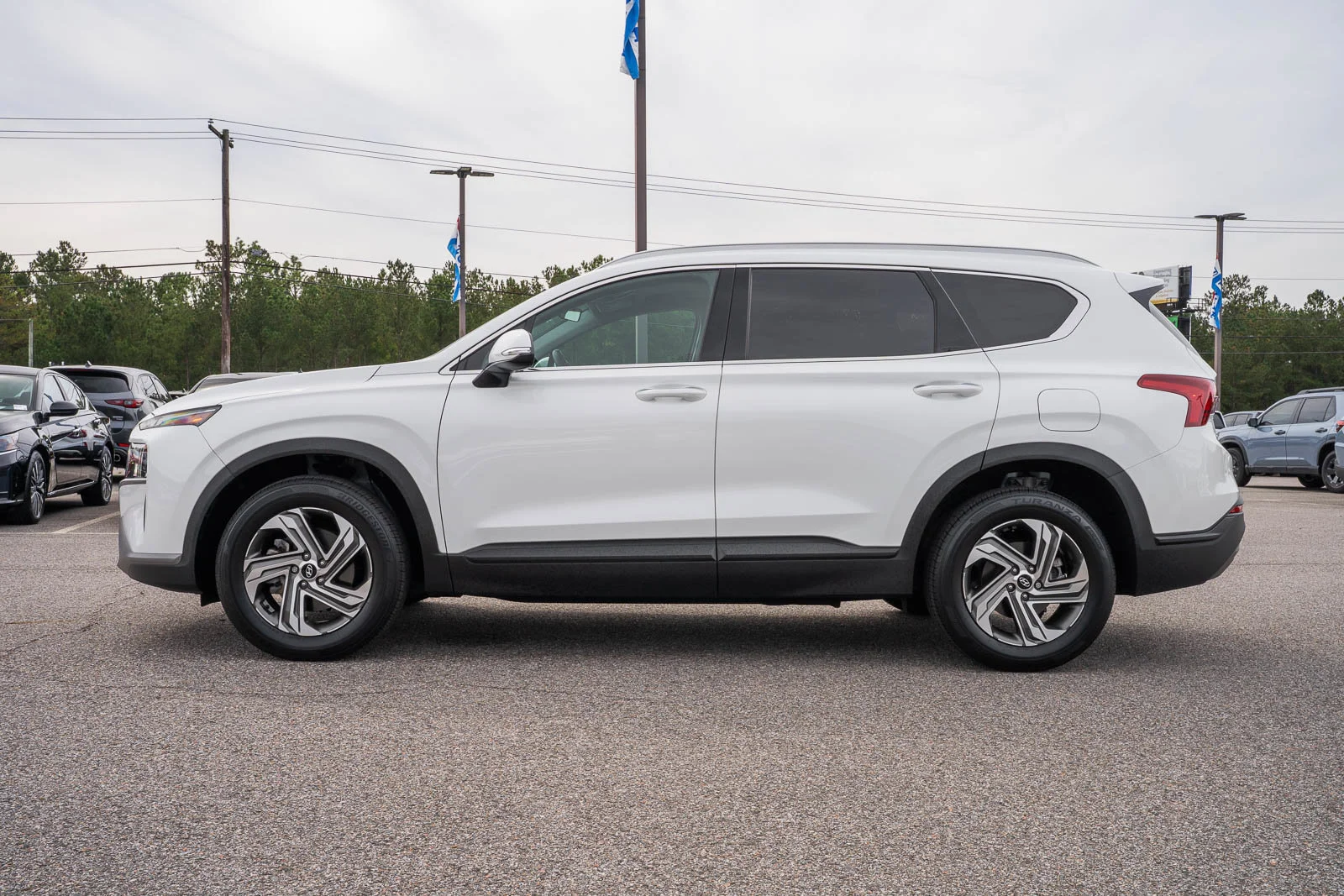 Used 2023 White Hyundai SEL image 3