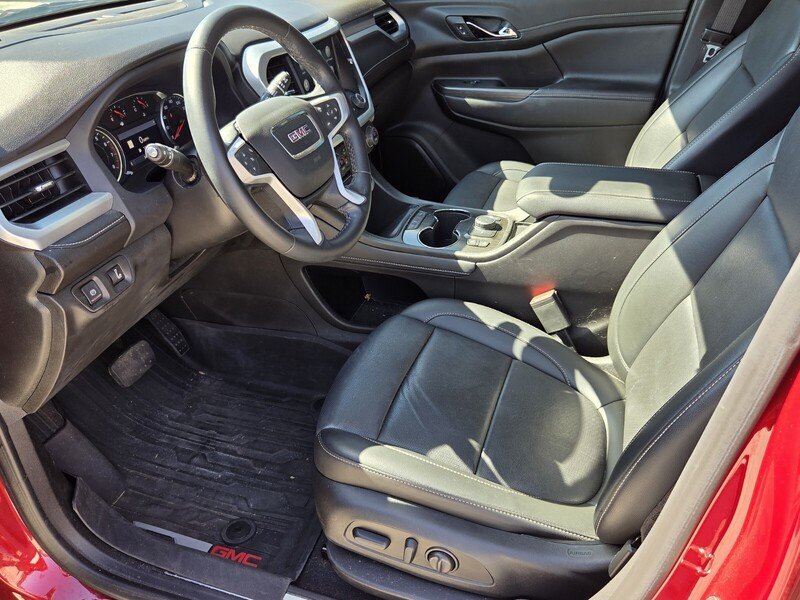 Used 2023 RED GMC FWD 4DR SLT image 8