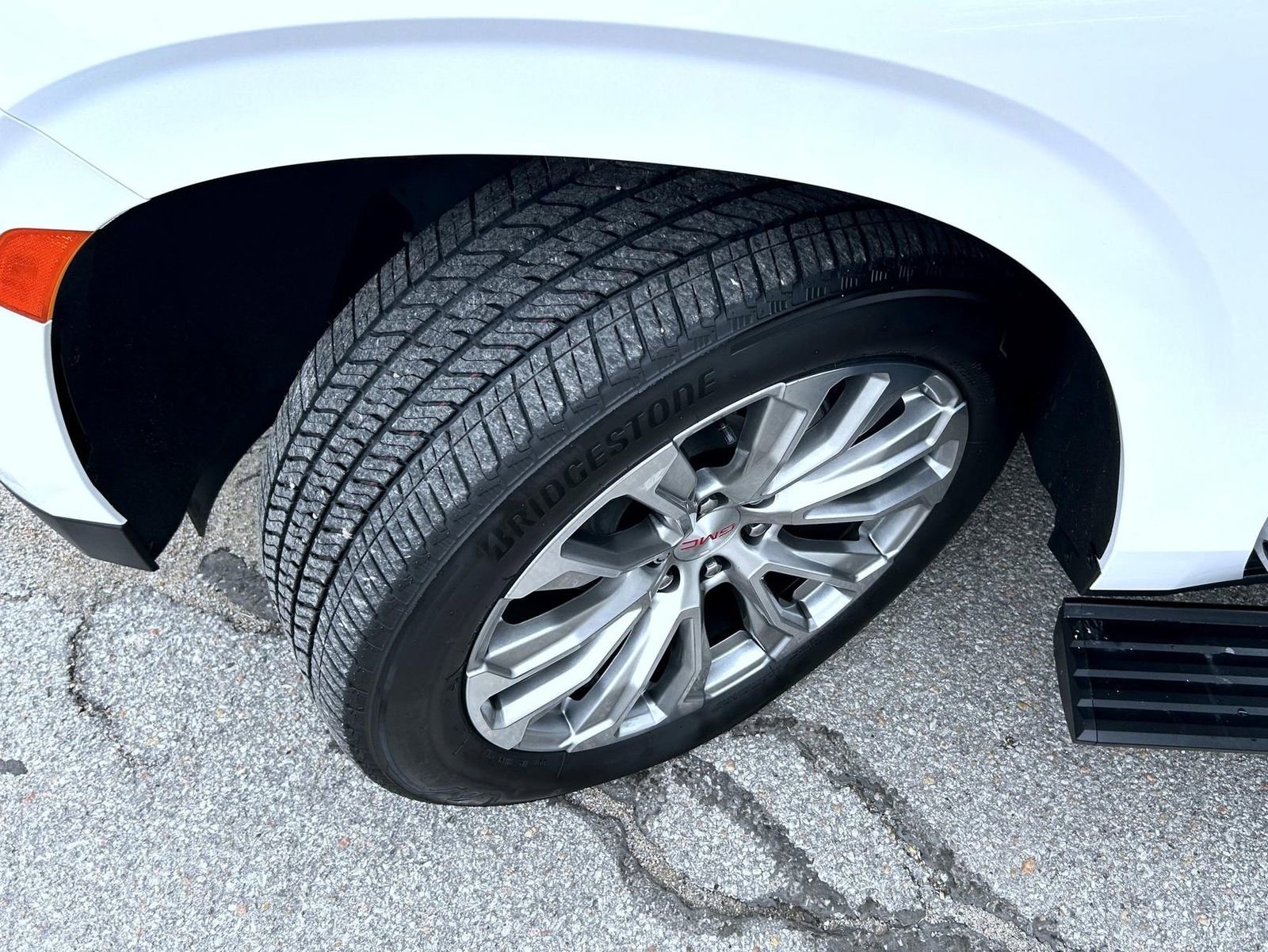 Used 2023 Summit White GMC Denali image 25