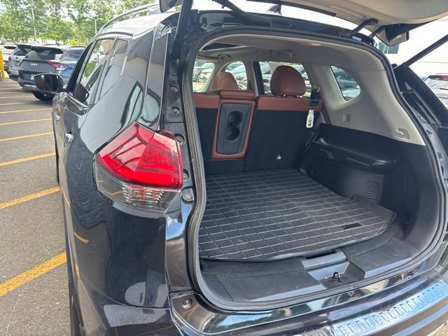 Certified Used 2017 Magnetic Black Nissan SL image 10
