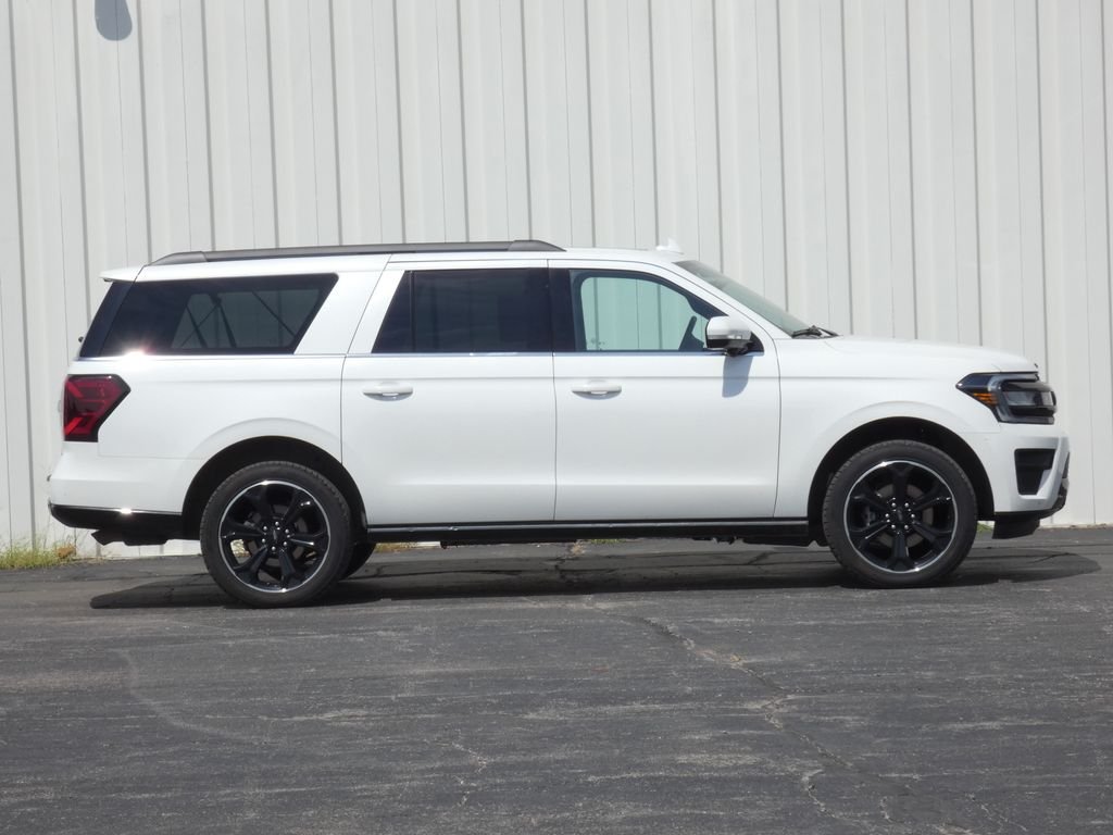 Used 2023 White Ford Limited image 2