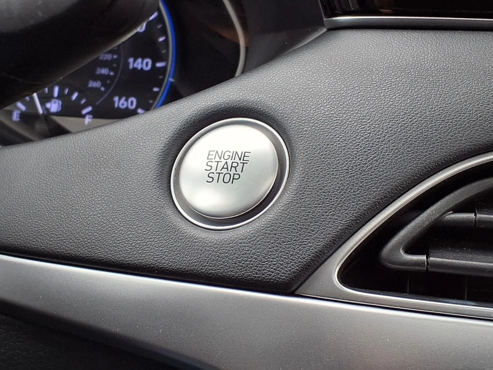 Used 2022 Black Hyundai SEL image 14
