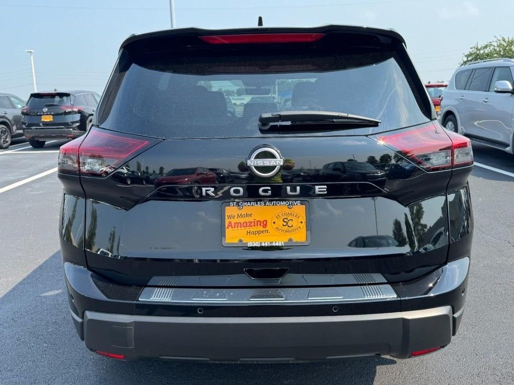 Used 2025 Black Nissan SV image 4