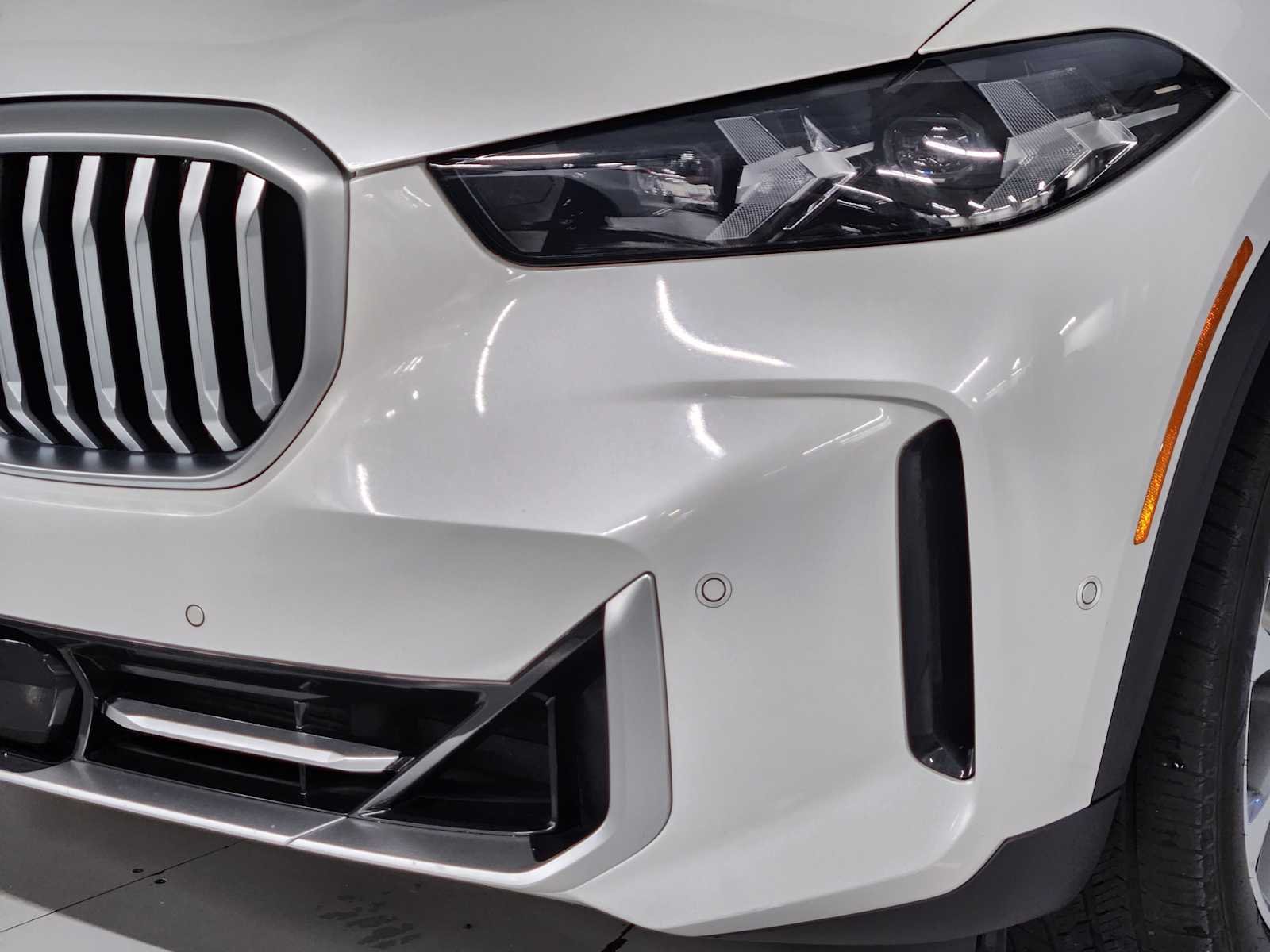 Used 2024 Mineral White Metallic BMW xDrive40i image 12