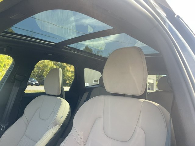 Used 2026 Blue Volvo Plus image 17