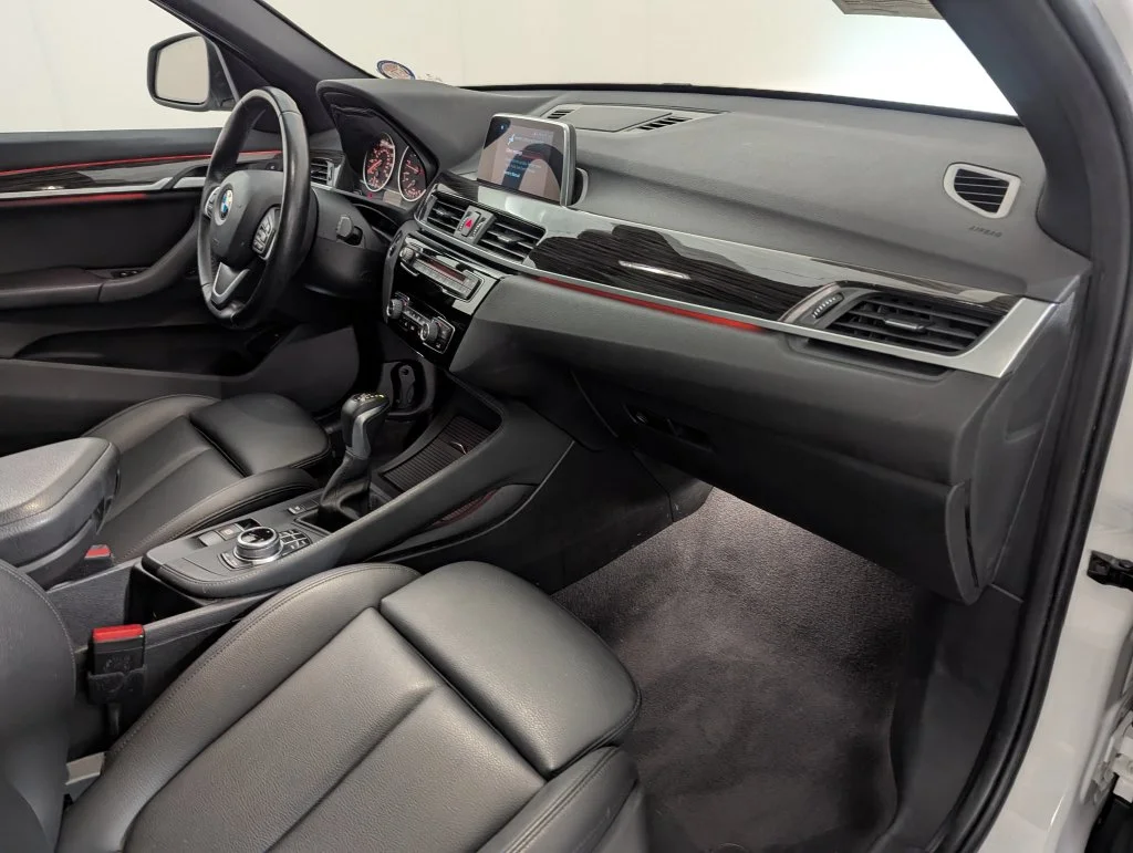 Used 2018 White BMW xDrive28i image 54
