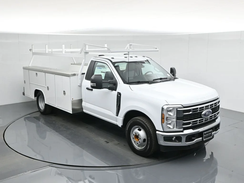 2026 Ford F-350 Super Duty Chassis Cab XL - Photo 38