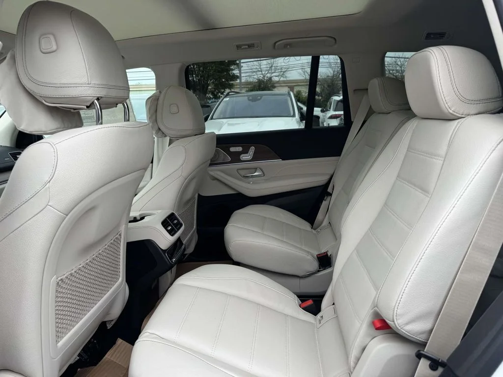 New 2026 White Mercedes-Benz GLS 450 image 32