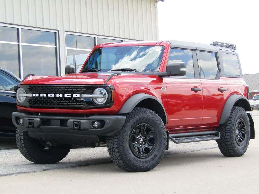 Used 2023 Red Ford Wildtrak image 12