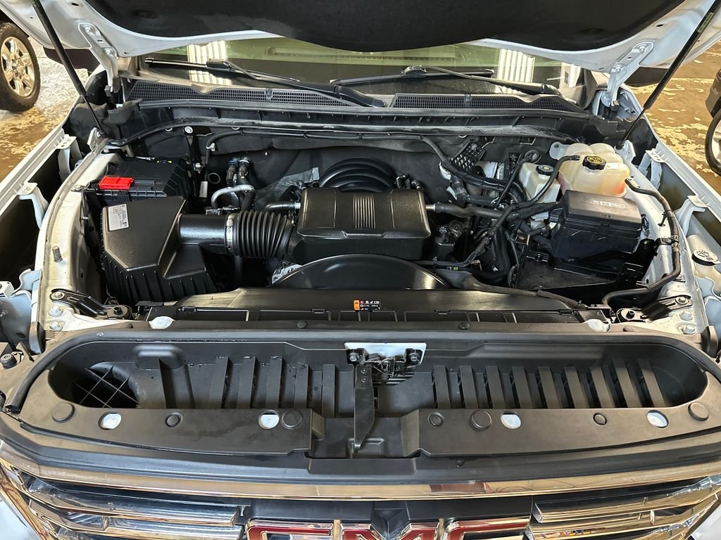 Used 2020 White GMC SLT image 10