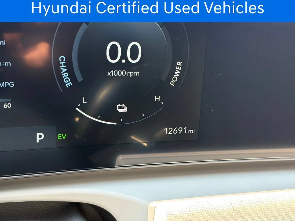Certified Pre-Owned 2025 Hyundai Tucson Hybrid SEL Convenience