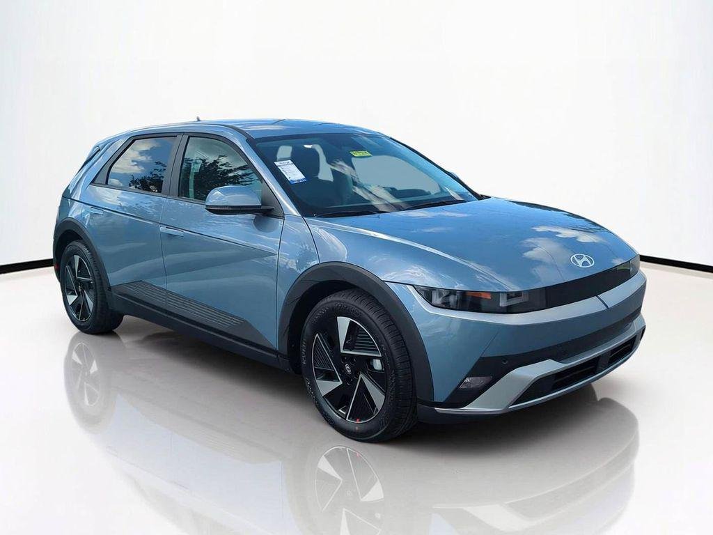 New 2027 Blue Hyundai SE image 2