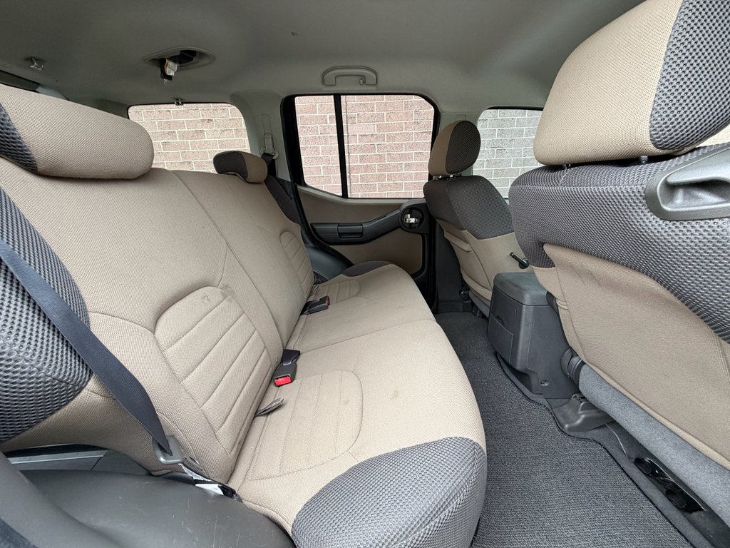 Used 2007 Avalanche Nissan S image 21