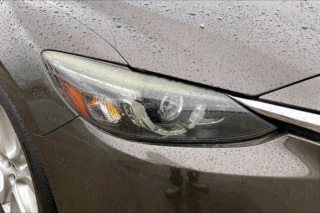 Used 2017 Silver Mazda Touring image 33