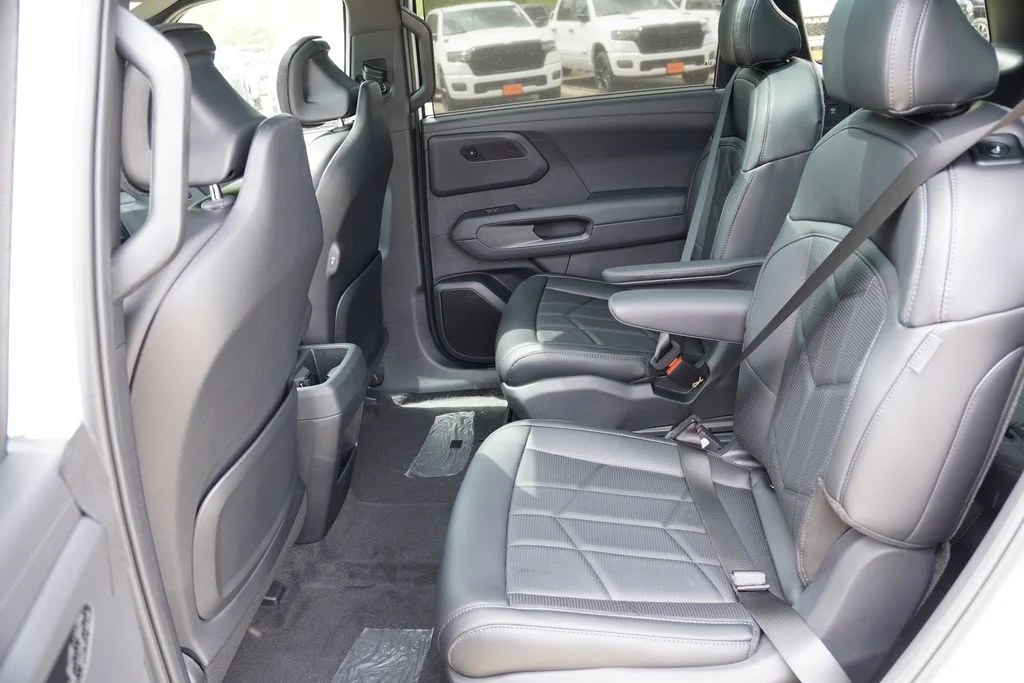 New 2027 Glacial White Pearl Kia X-Pro SX image 11