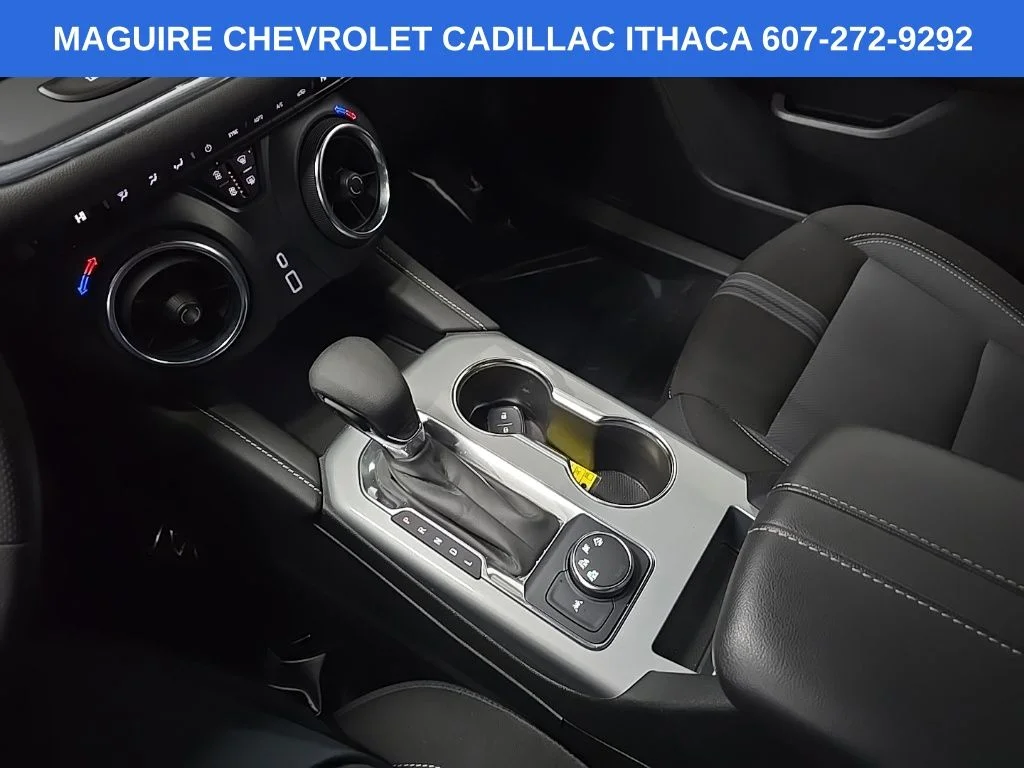 Used 2023 White Chevrolet LT image 27