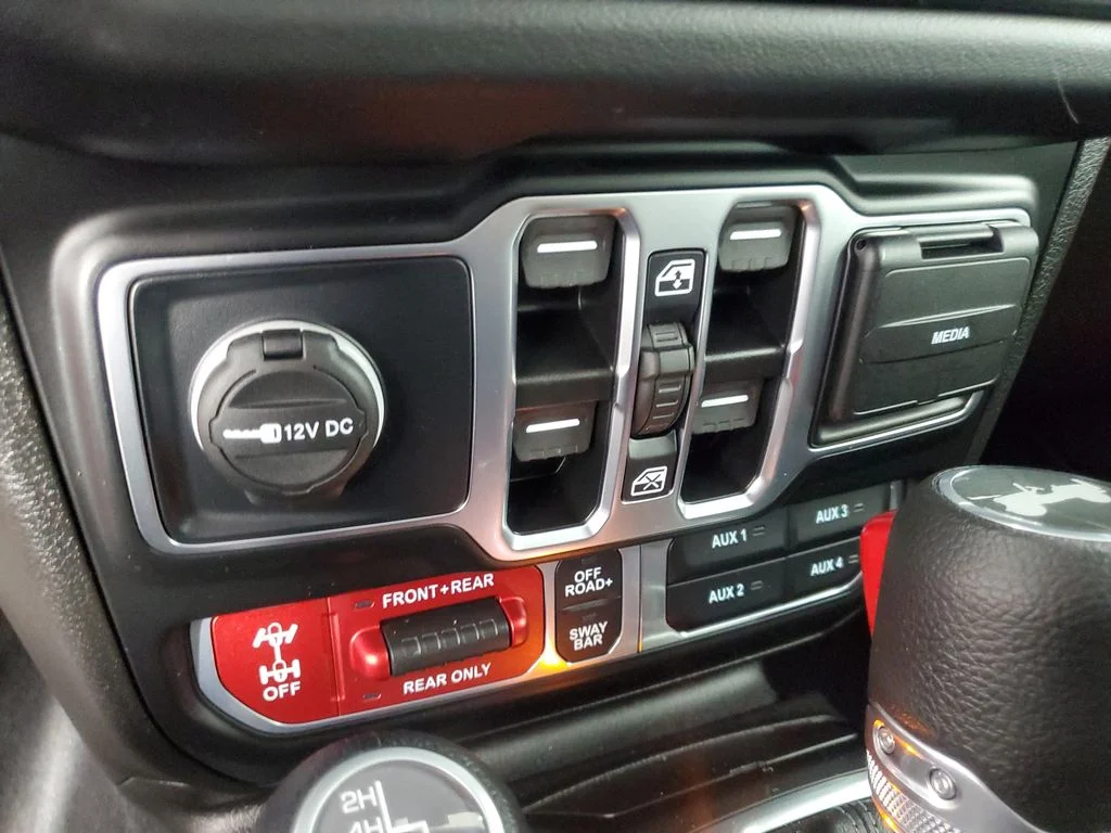 2025 Jeep Wrangler 4-Door Rubicon - Photo 19