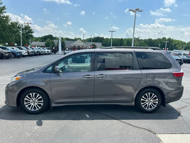 Used 2019 Gray Toyota XLE image 6
