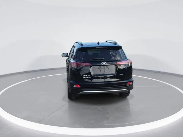 Used 2018 Black Toyota XLE image 7