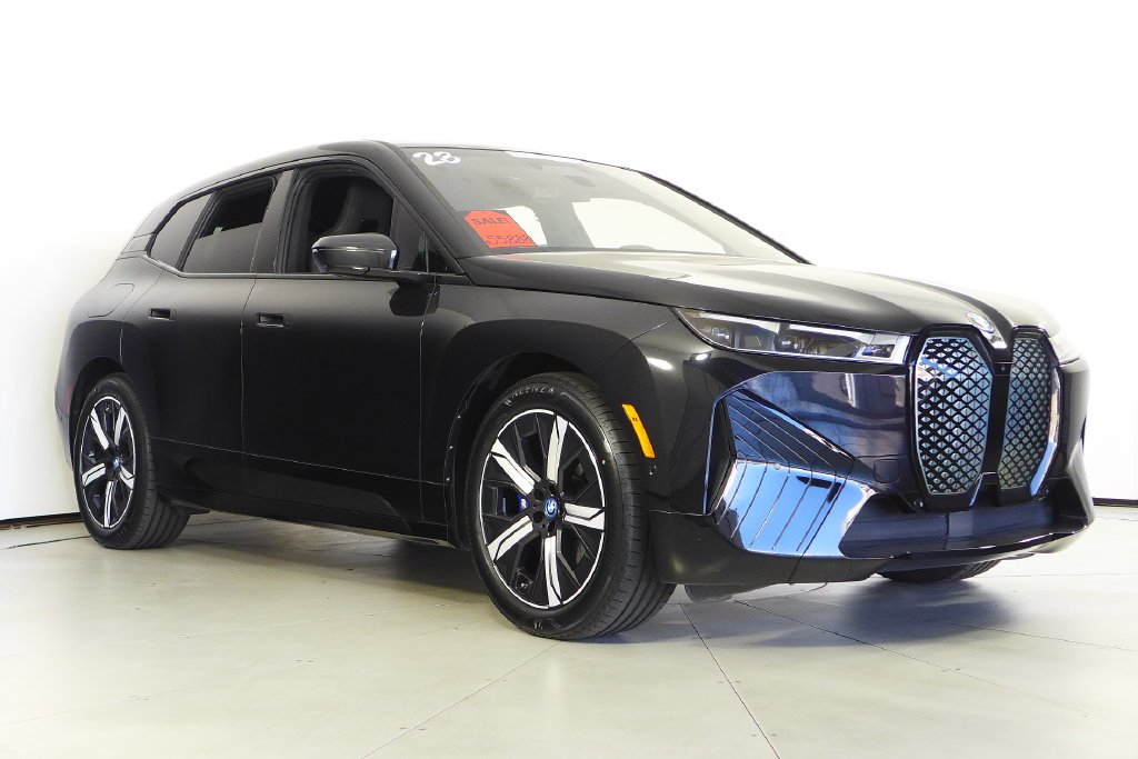 Certified Used 2023 Black Sapphire Metallic BMW M60 image 4
