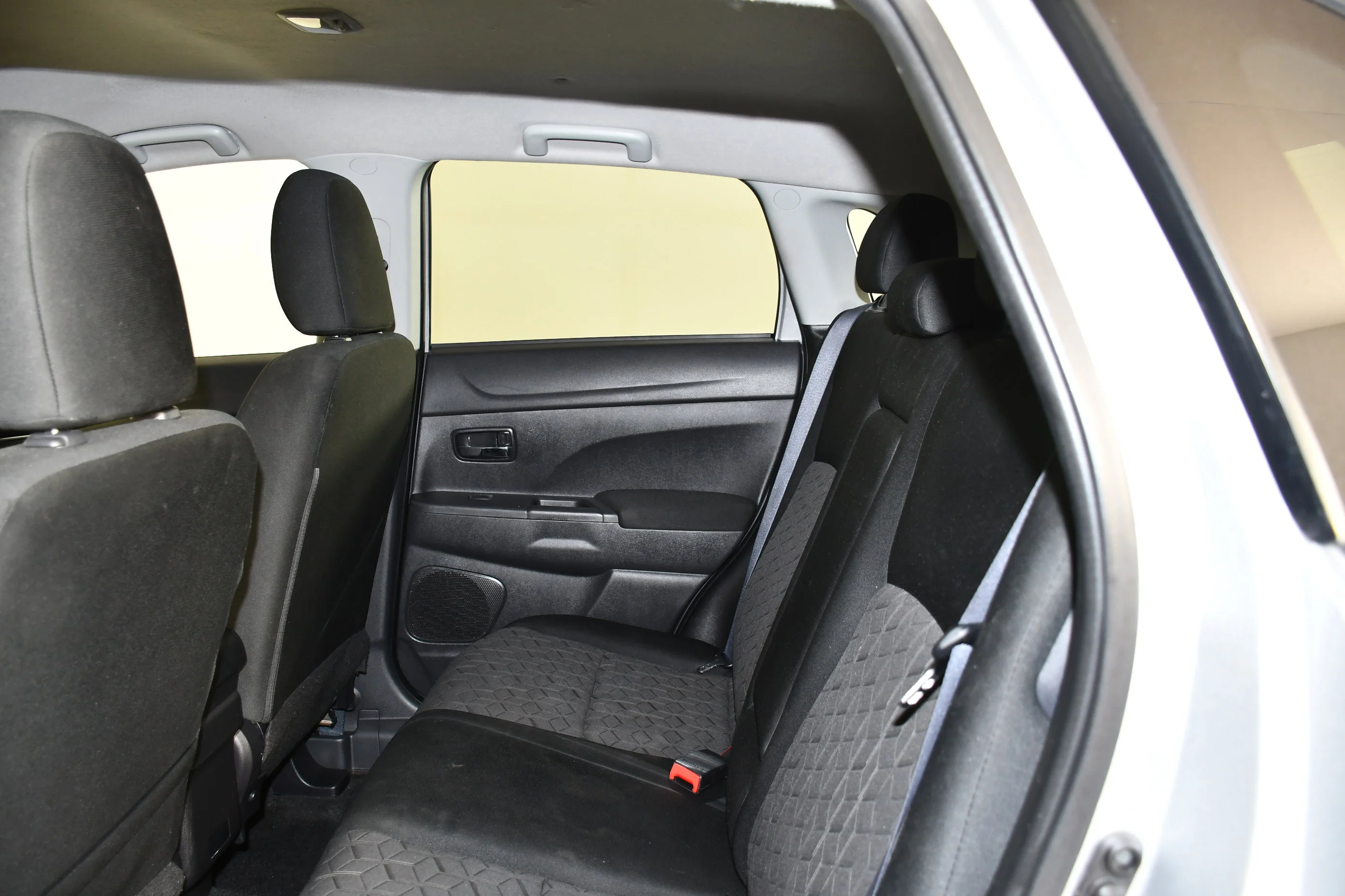 Certified Used 2024 Gray Mitsubishi SE image 28