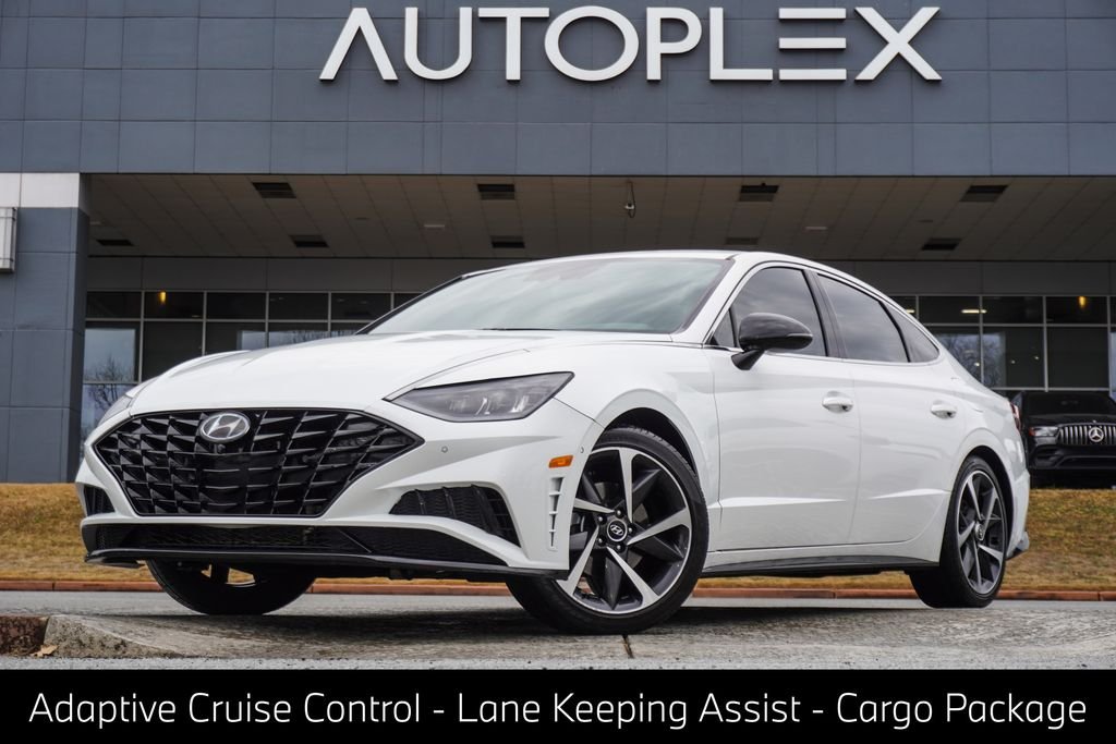 Used 2021 Gray Hyundai SEL Plus image 1