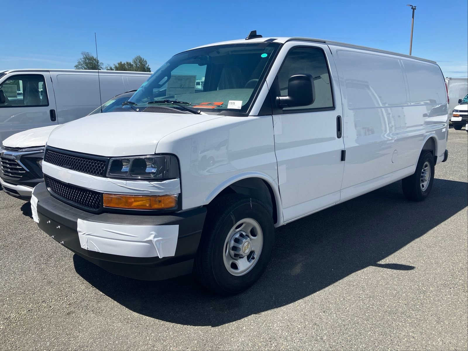 2026 Chevrolet Express 2500 Extended Work Van HD's photo