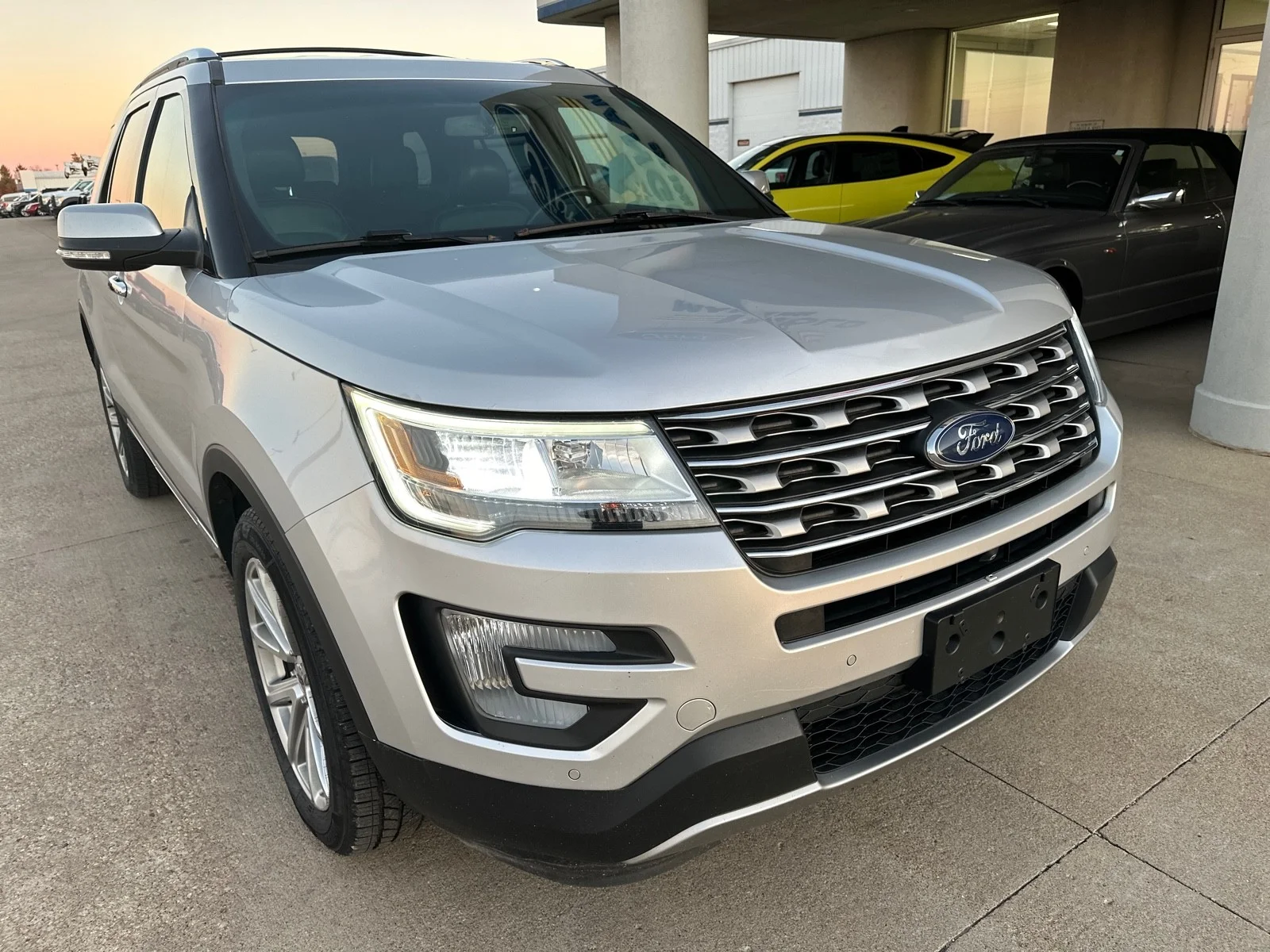 Used 2016 Ford Explorer Limited with VIN 1FM5K8F81GGC89365 for sale in Clinton, IL