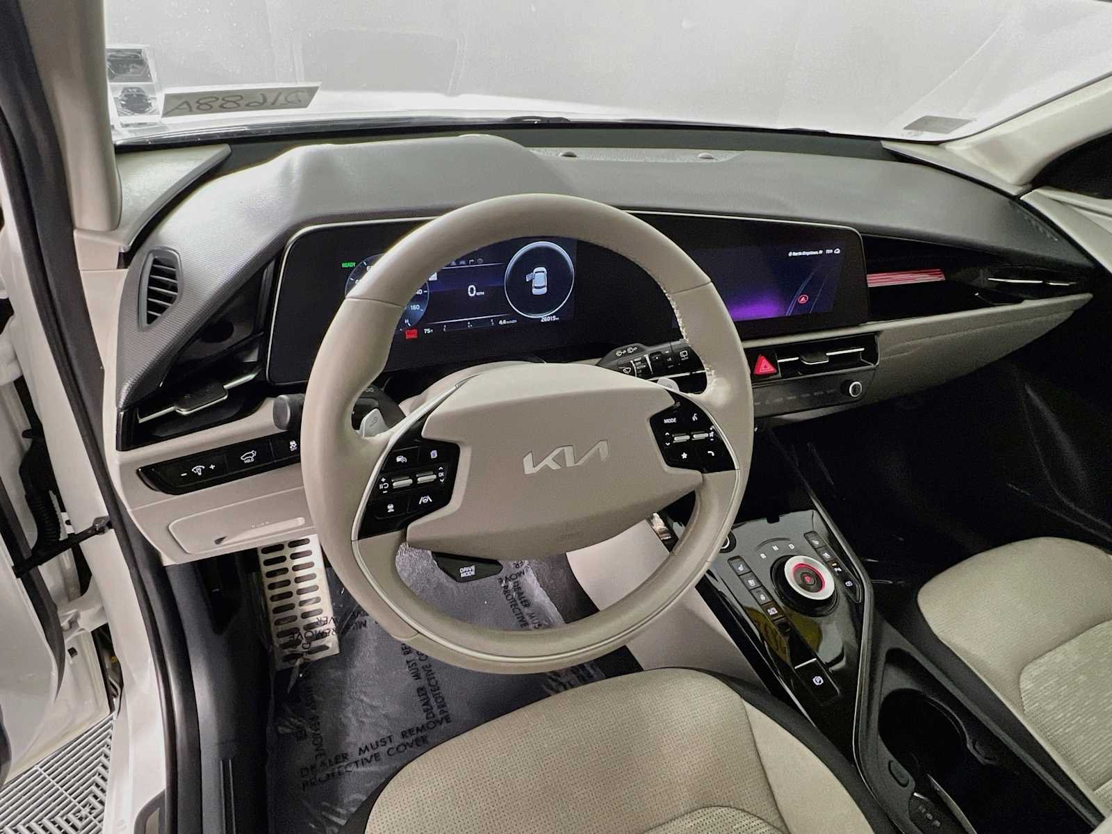 Used 2025 Snow White Pearl Kia Wave image 11