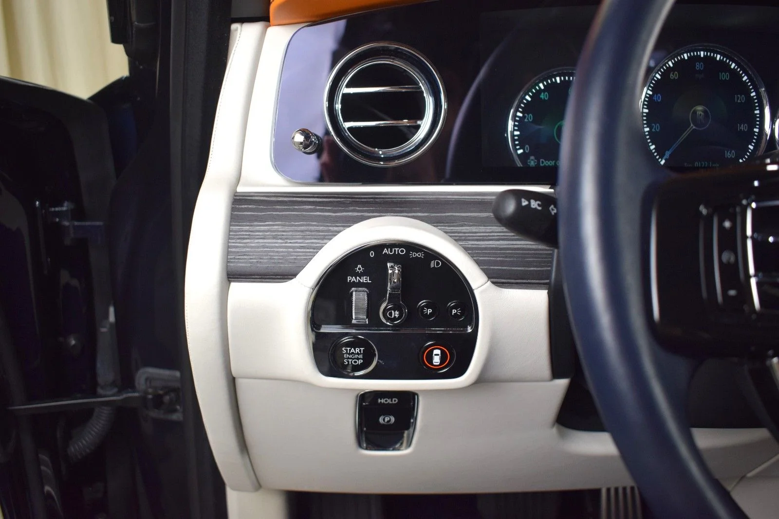 Used 2021 Blue Rolls-Royce  image 31