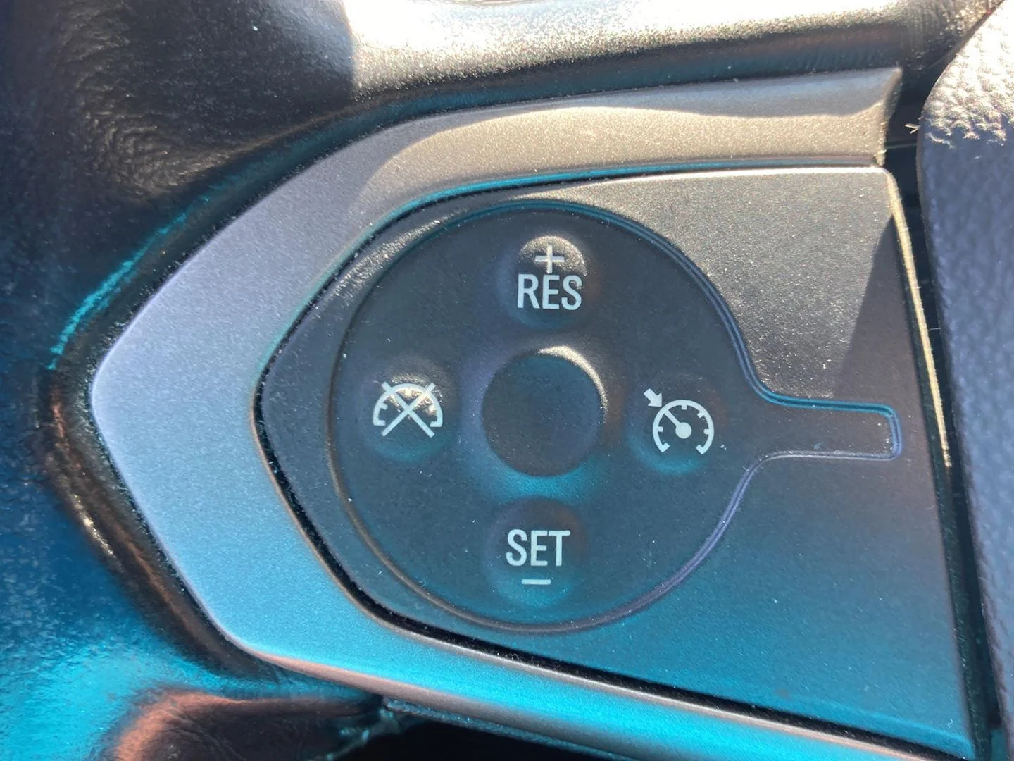 Used 2018 BLACK Chevrolet 4WD Z71 image 18