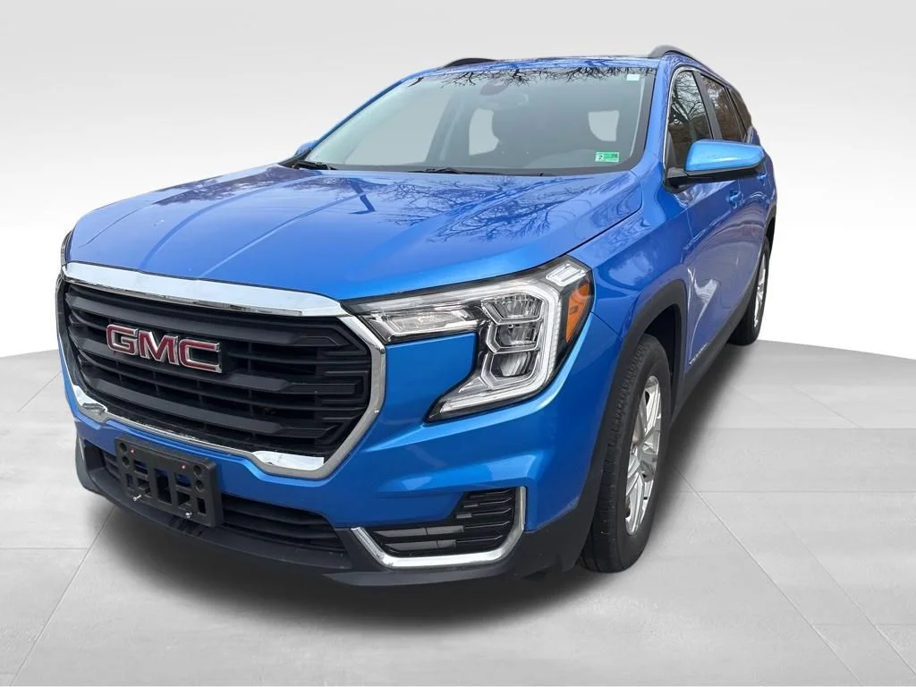 Used 2024 Blue GMC SLE image 3