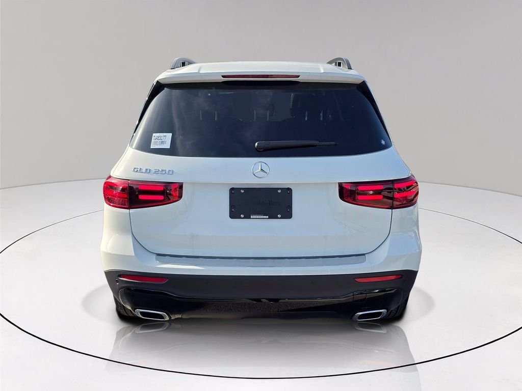 New 2026 White Mercedes-Benz GLB 250 image 5