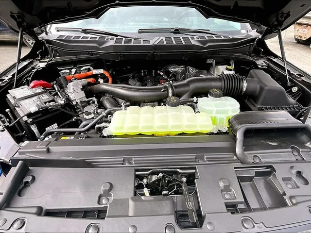 2025 Ford F-150 XLT - Photo 27