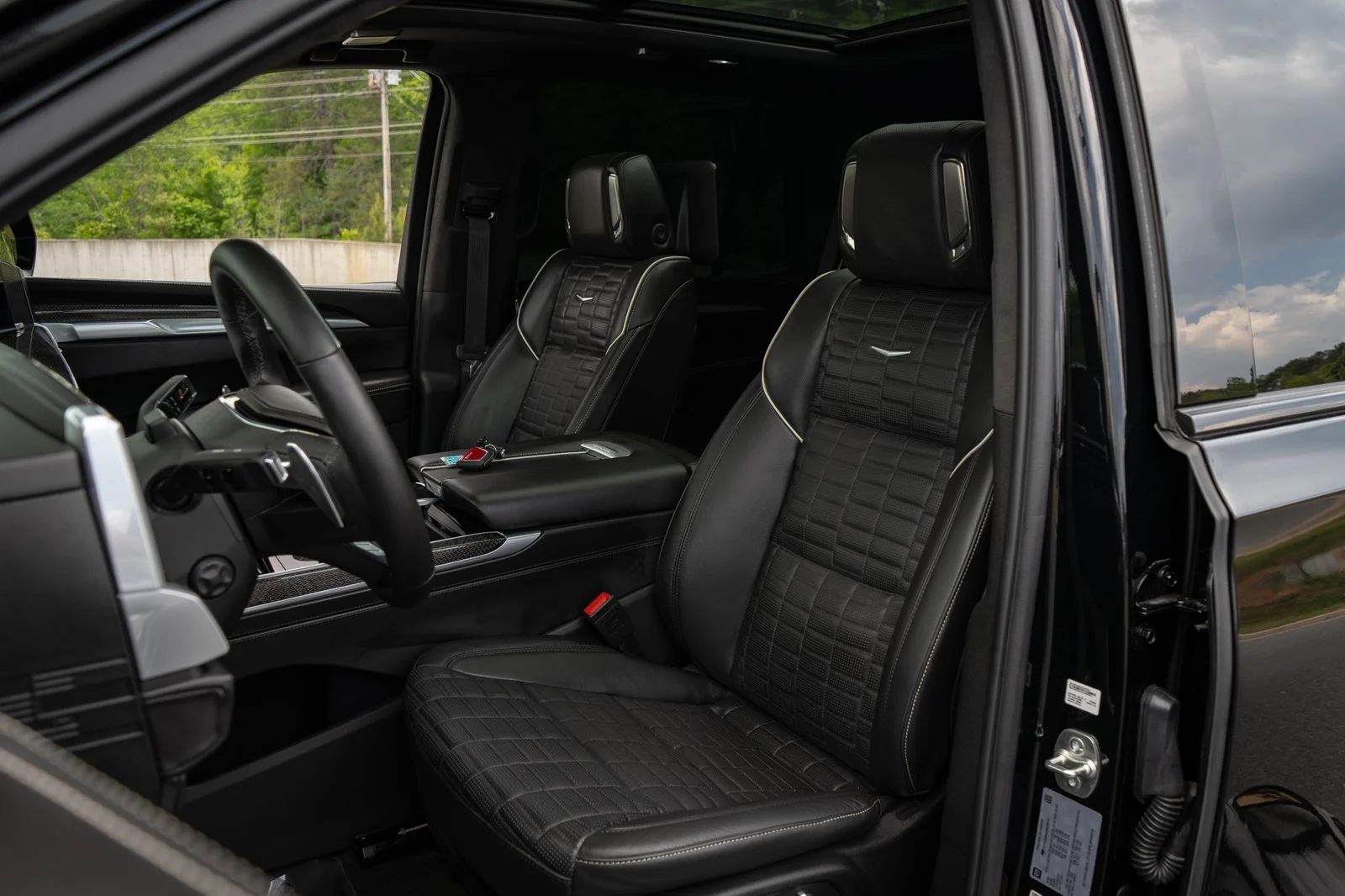 Used 2025 Black Raven Cadillac V-Series image 27